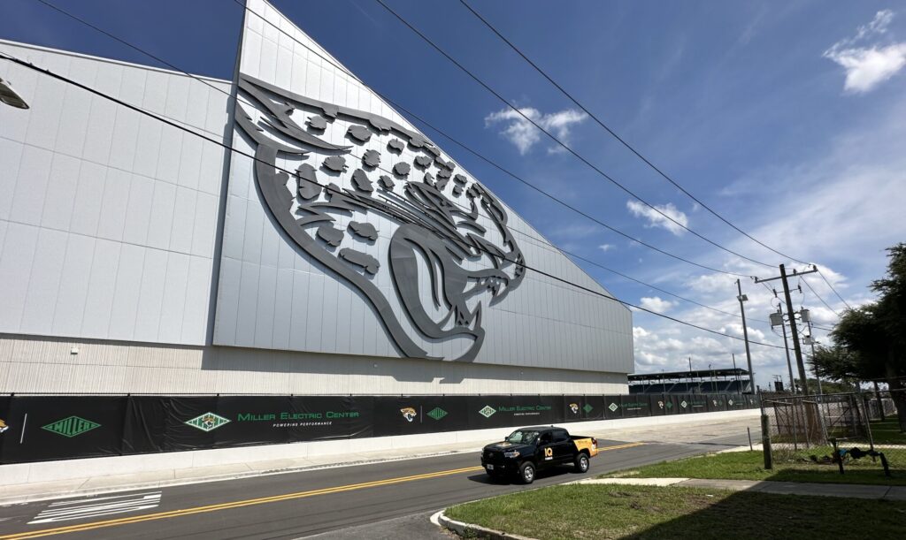 the-ultimate-guide-to-streaming-nfl-games-iq-fiber