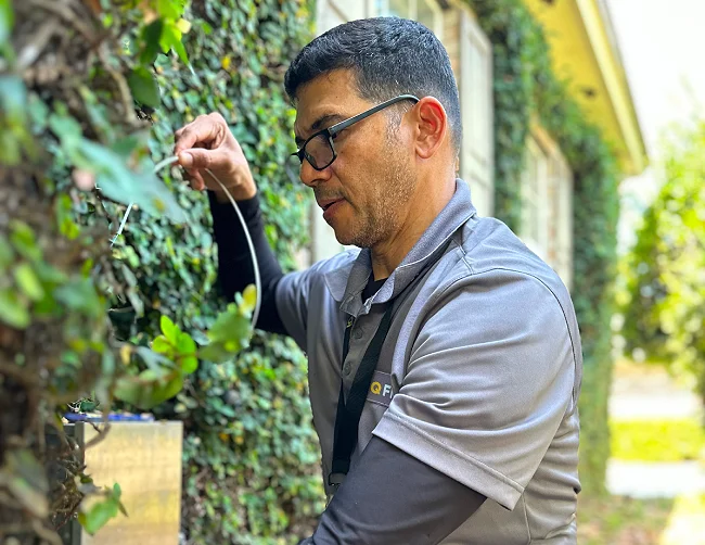 Oswaldo Our Fiber Installation Tech
